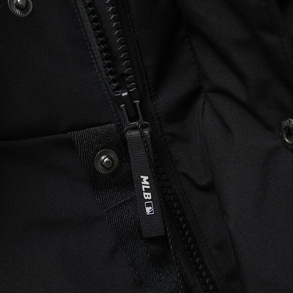 MLB Yankees Black Fur Collar Hooded Down Jacket - Picture 7 of 9